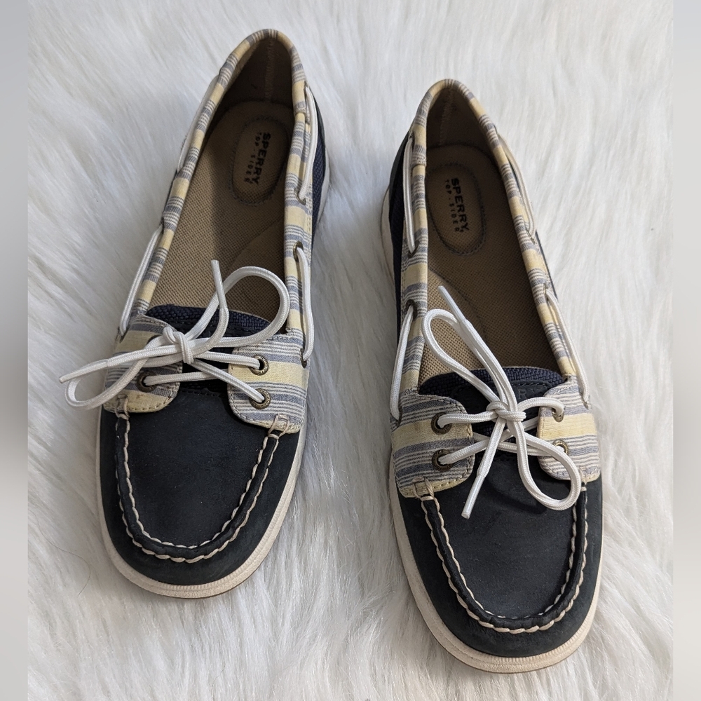 Women's Sperry shoes. Comfortable in good condition.